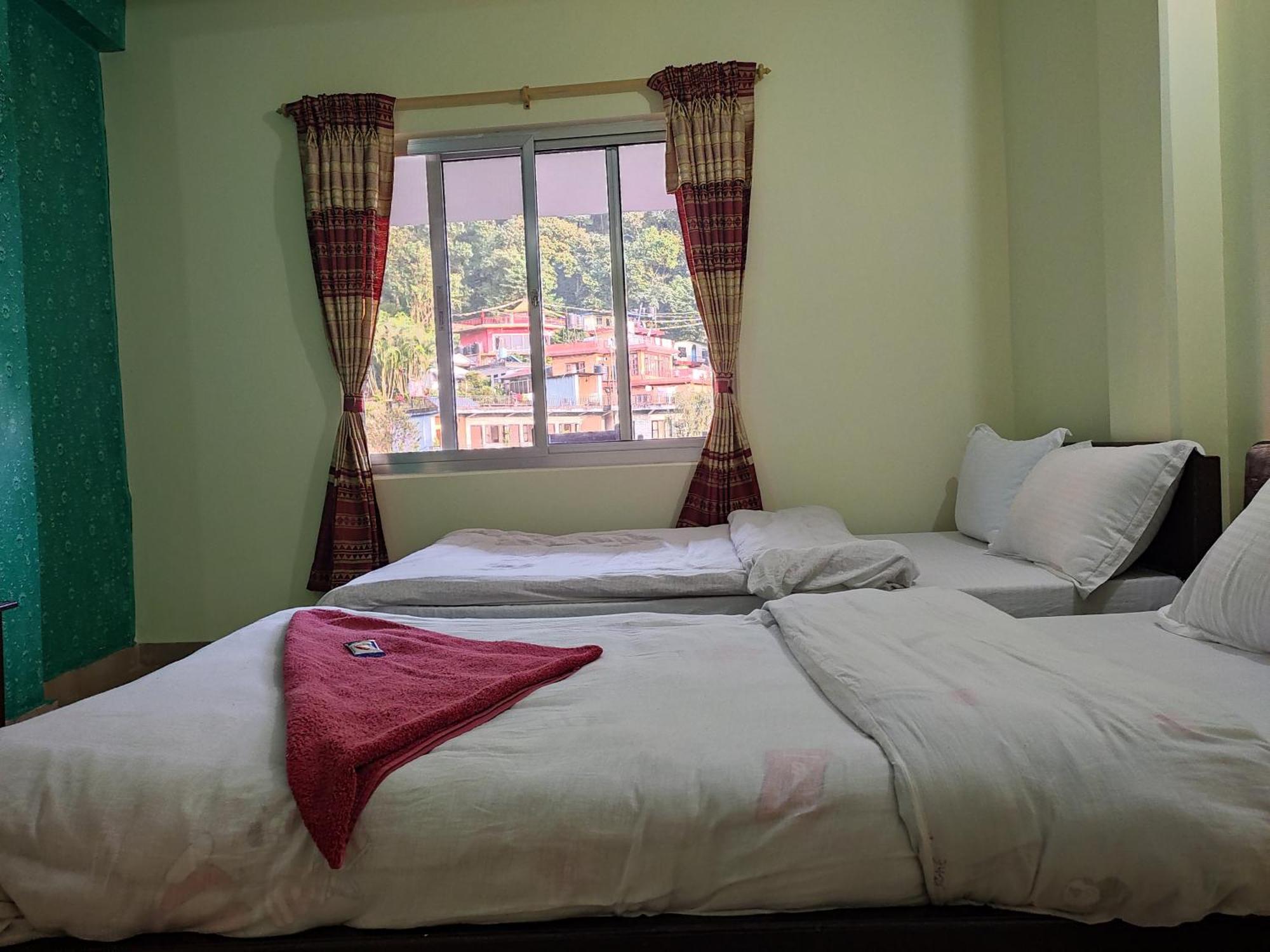 Hotel Green Hill View Pokhara Rum bild