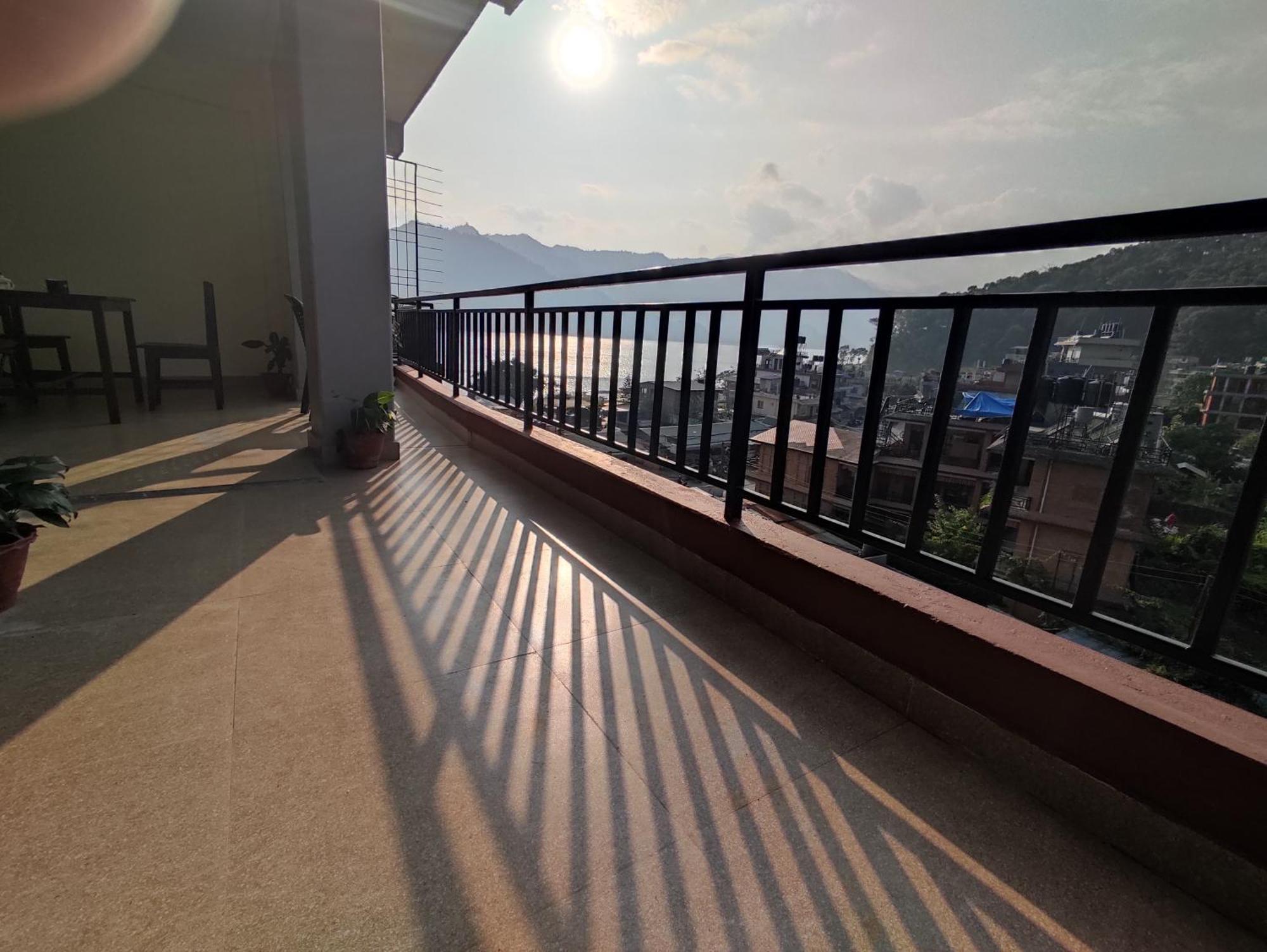 Hotel Green Hill View Pokhara Rum bild