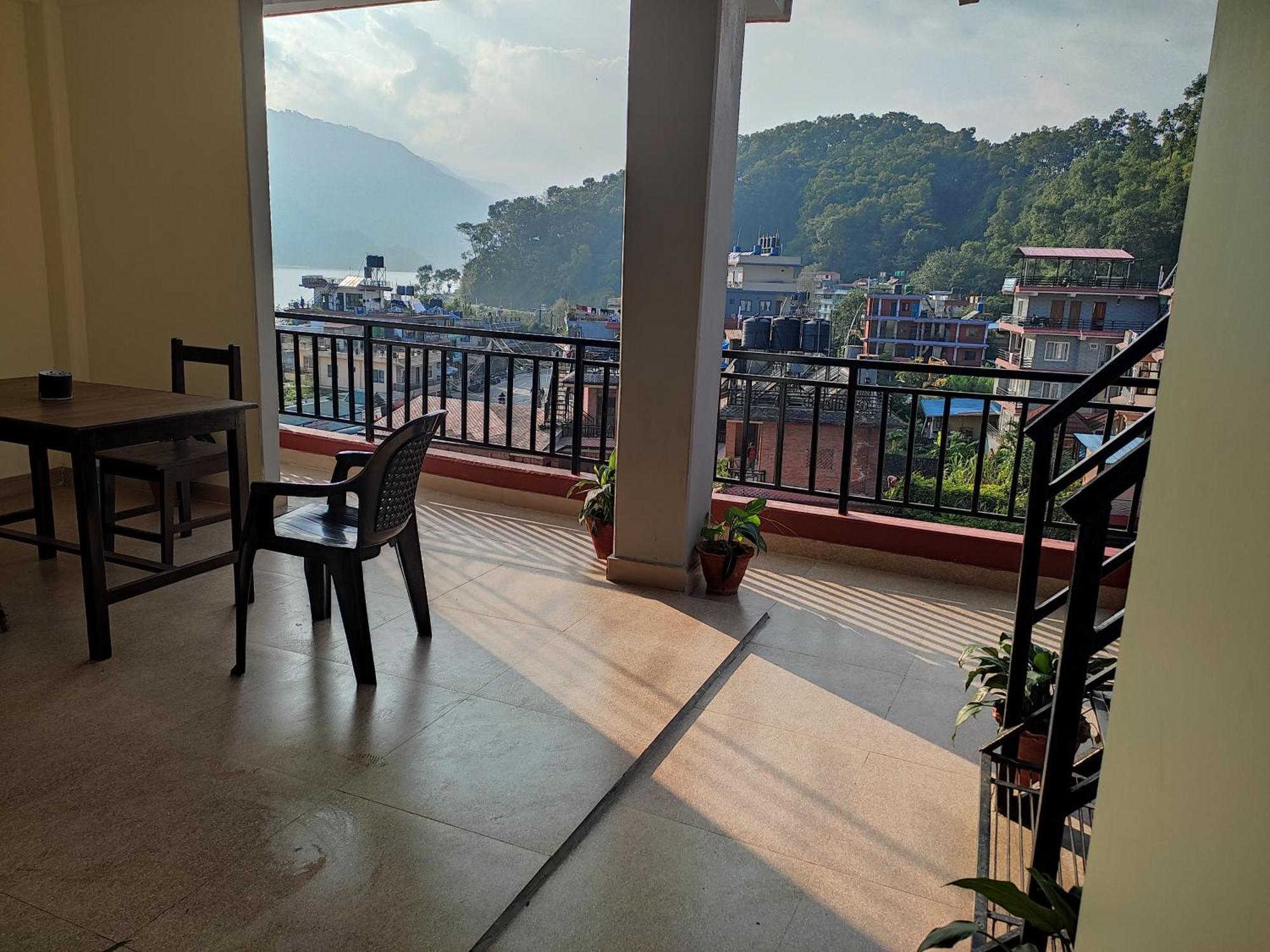 Hotel Green Hill View Pokhara Rum bild