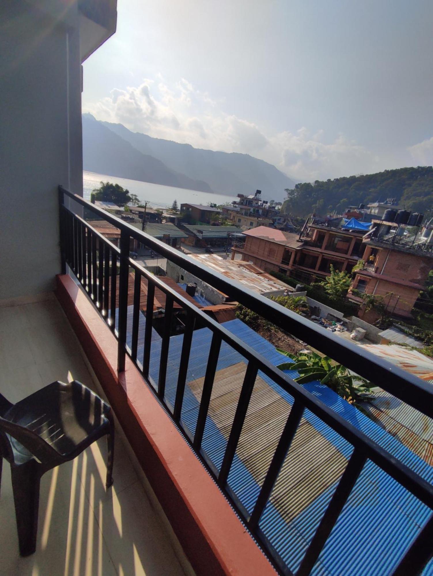 Hotel Green Hill View Pokhara Rum bild