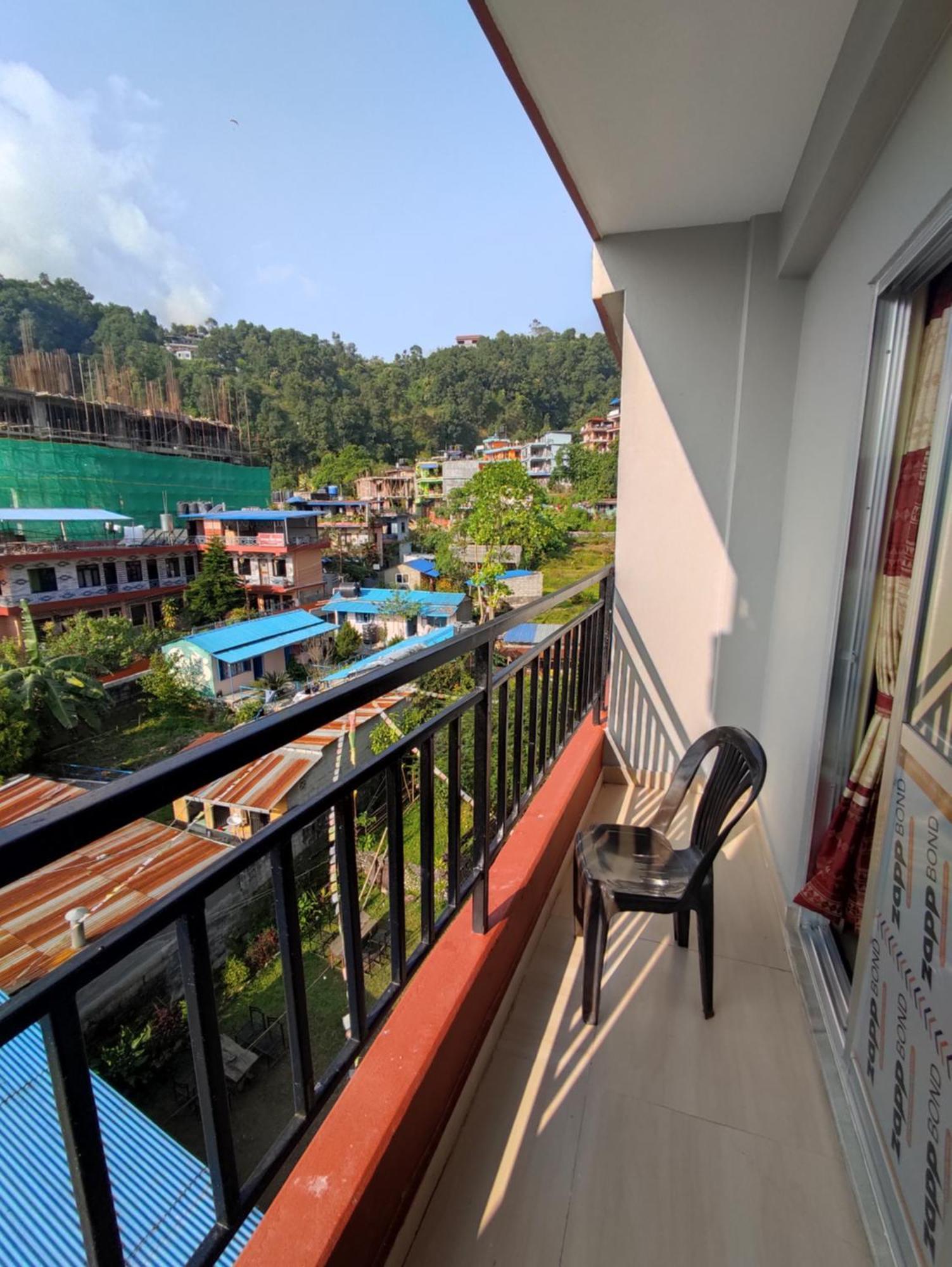 Hotel Green Hill View Pokhara Rum bild